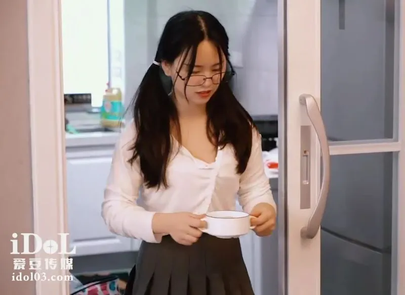 Cục cưng về quê ăn tết bị bố dượng phang vì càng lớn càng ngon